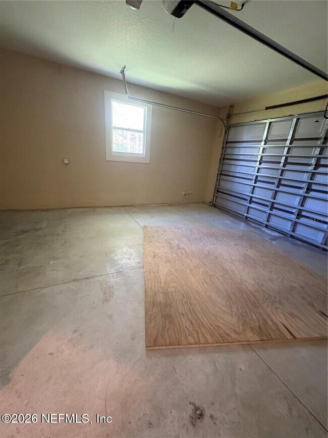 Building Photo - 20 Eton Ln