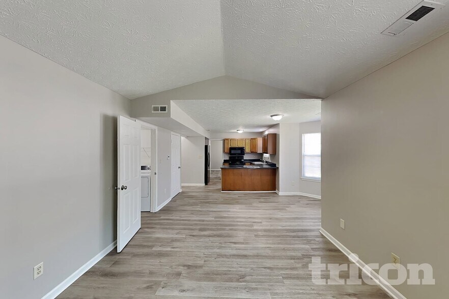 Building Photo - 1464 Rebecca Ln