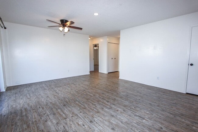 Building Photo - 7159 E Silverlode Dr