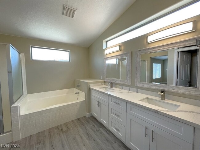 Building Photo - 8050 Villa Avada Ct
