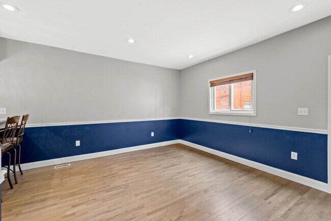 Building Photo - Beautifully Renovated 3 bed, 3 bath Home in the Southside Flats