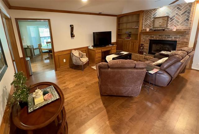 Building Photo - 2128 Aspenwood Dr N