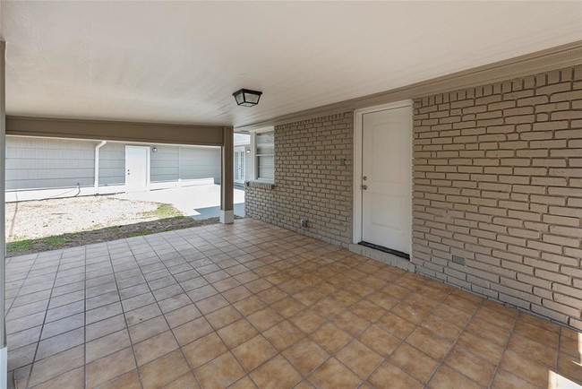 Building Photo - 3827 Linkview Dr