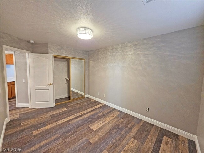Building Photo - 3630 E Vineyard Dr