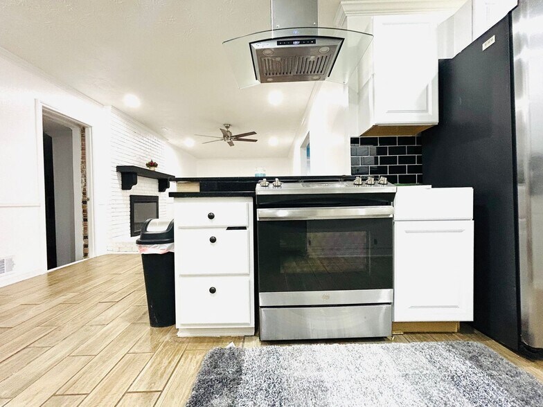 Building Photo - 2664 Abington Dr SW