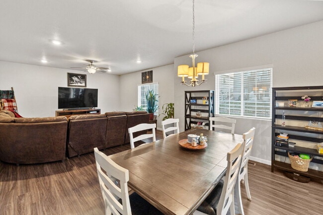 Building Photo - Beautiful 4-Bedroom Home on Blue Lunar Lan...