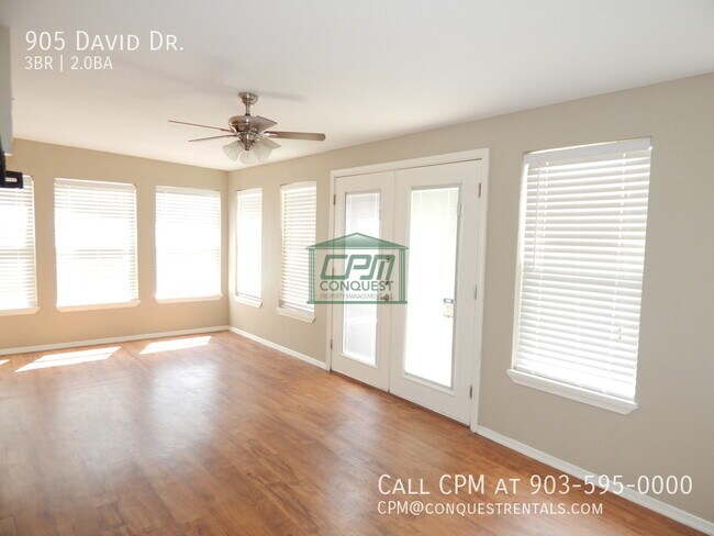 Building Photo - 905 David Dr