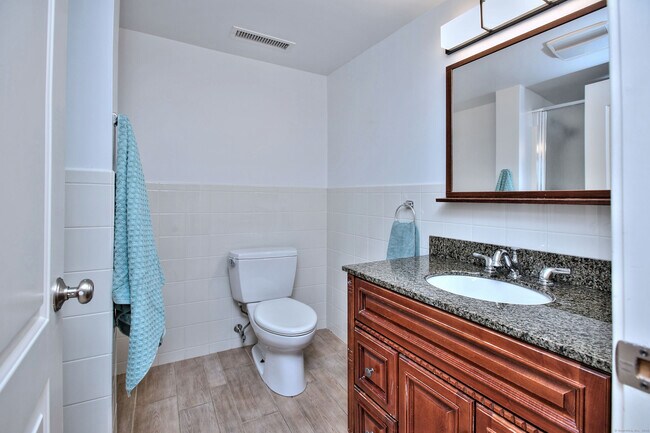 Building Photo - 8 Bauer Pl