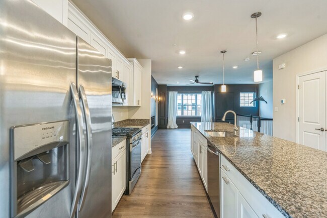 Building Photo - 23853 Myrtle Glen Way