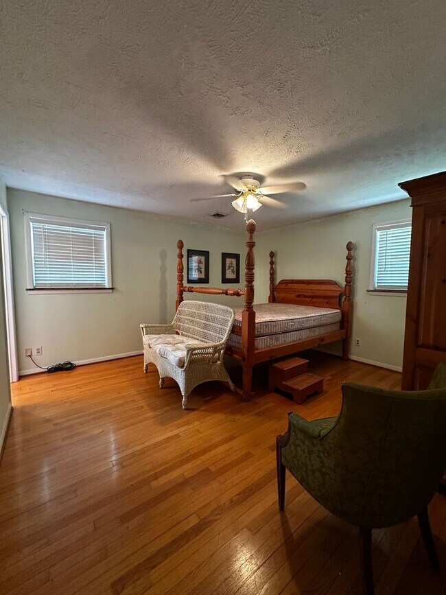 Building Photo - Partially furnished 3 bed/ 1.5 bath - Morristown, TN