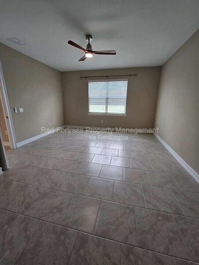 Building Photo - 623 Parkshore Lk Ave