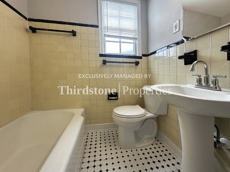 Building Photo - 2660 Gale Ct