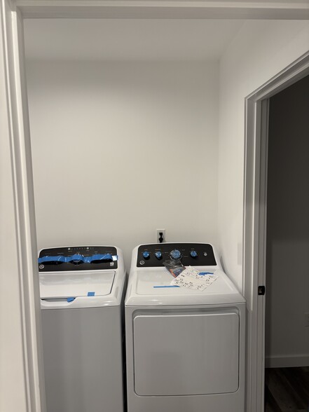 Laundry in suite - 231 Vista Ave