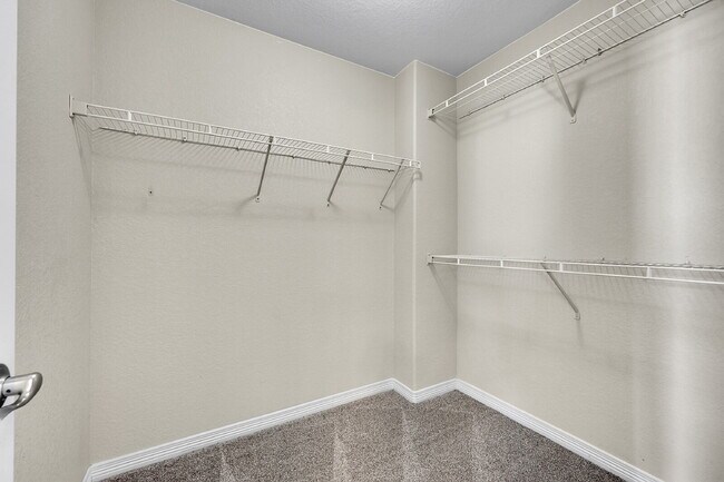 Building Photo - $2,650.00 - 6 Bedrooms, 3.5 Bathrooms, Single Family Home in Colorado Springs with Fenced Yard!