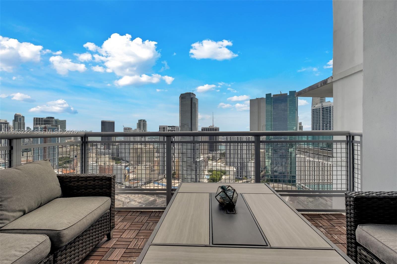 Building Photo - 350 S Miami Ave