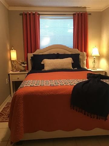 Building Photo - 405 S Lakewood Cir