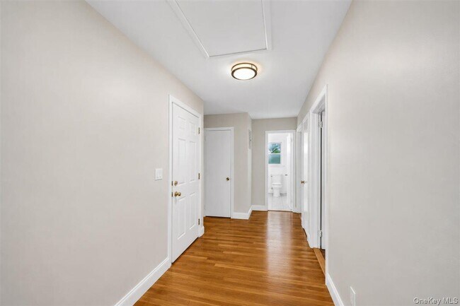 Building Photo - 21 E Cedar St