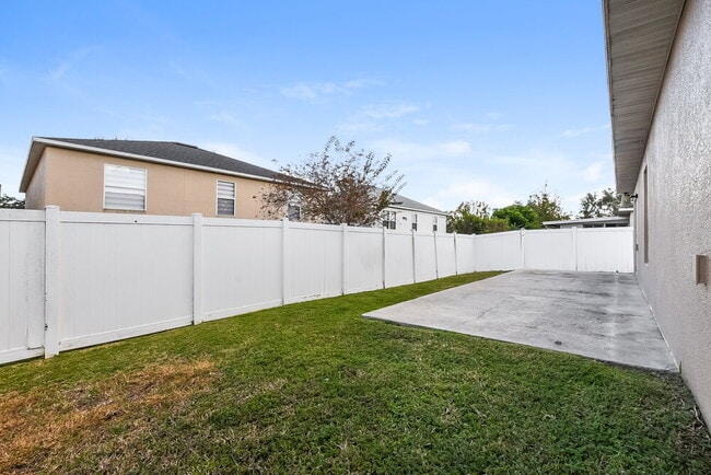 Building Photo - 2114 Nicollett Way