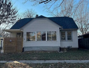 Building Photo - 635 N Chautauqua Ave