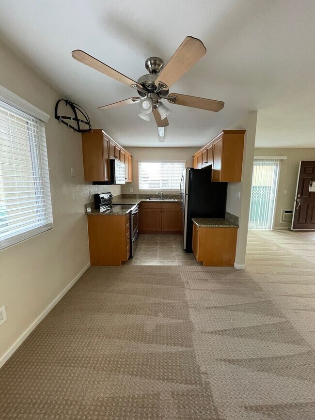 Building Photo - BEADNELL-QUIET UPGRADED CONDO IN GATED COMMUNITY W/ POOL
