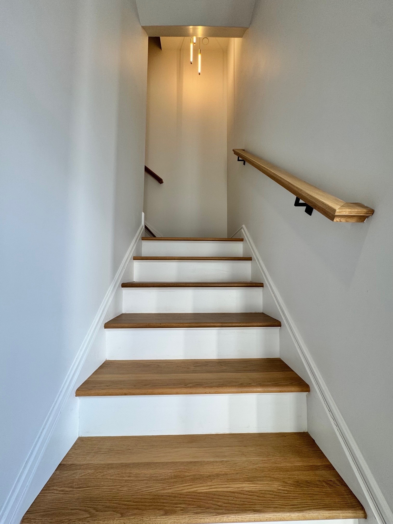 Building Photo - 85 W High St