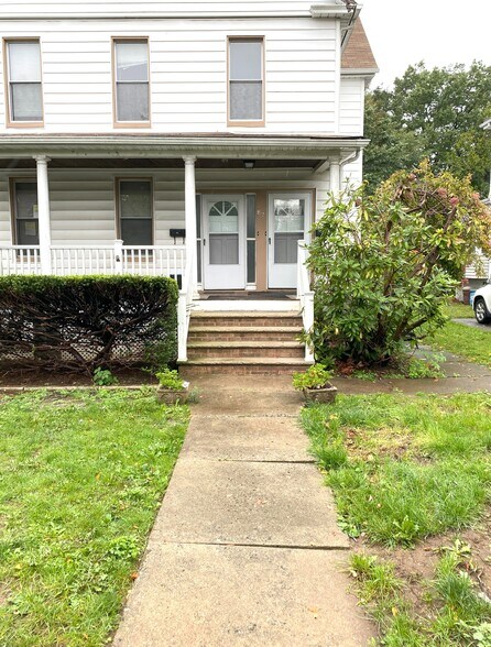 Primary Photo - 82 Bergen Ave