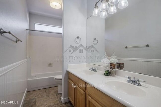 Building Photo - 2900 E Riviera Pl