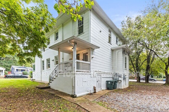 Primary Photo - 1501 N Chamberlain Ave