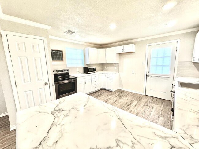 Building Photo - Cozy 2 Bedroom in Slaton