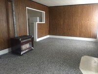Building Photo - ELM515/517