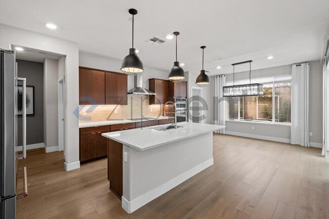 Building Photo - 285 Bear Creek Dr