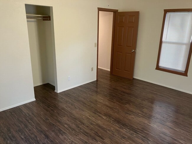 Building Photo - Welcome to this cozy spot 2 bed, 1 bath, remodeled kitchen, washer/dryer hookup, large yard, carp...