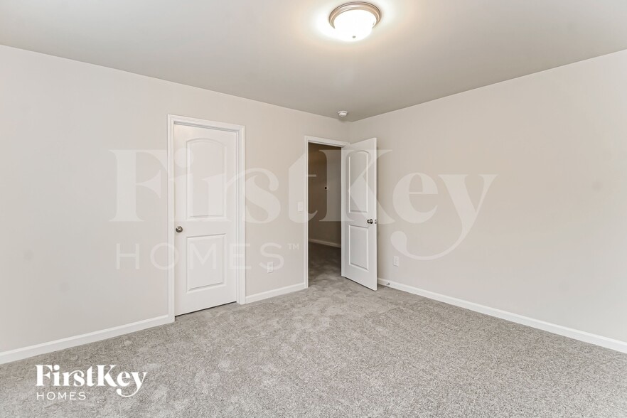 Building Photo - 1136 Scarlett Dr