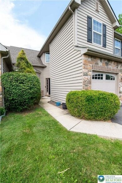 Building Photo - 835 Spring White Dr
