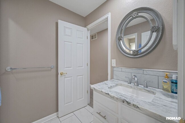 Building Photo - 1321 S Lansing Ct