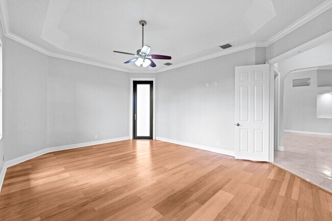 Building Photo - 16596 82nd Rd N