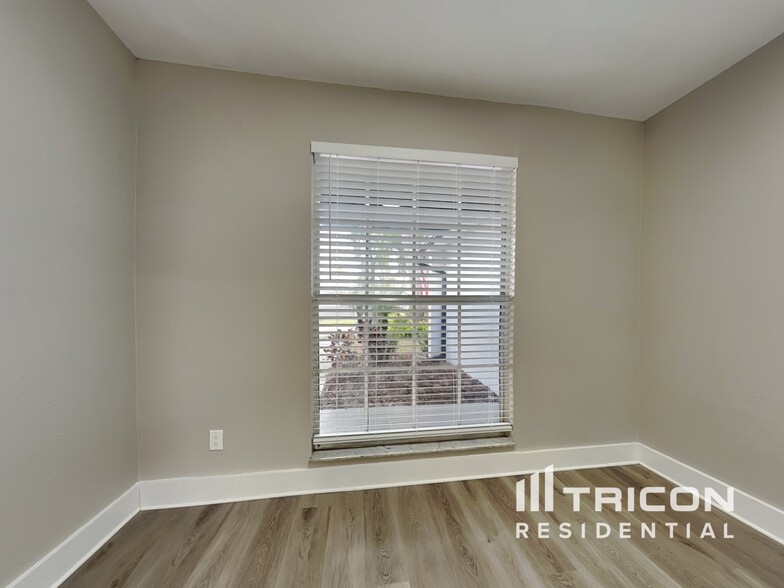 Building Photo - 6825 Mitchell Cir