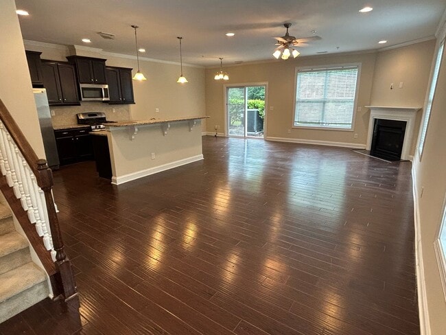 Building Photo - End Unit 3 Bed | 2.5 Bath Townhouse in Cha...