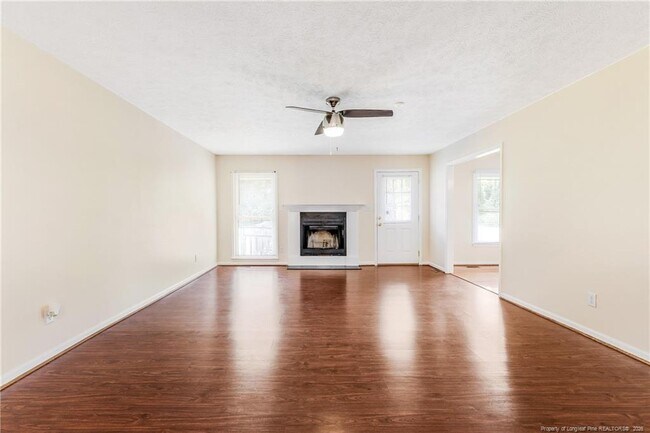 Building Photo - 6837 Woodmark Dr