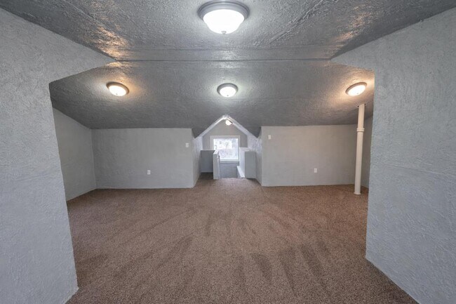 Building Photo - 2530 Fullerton Ave