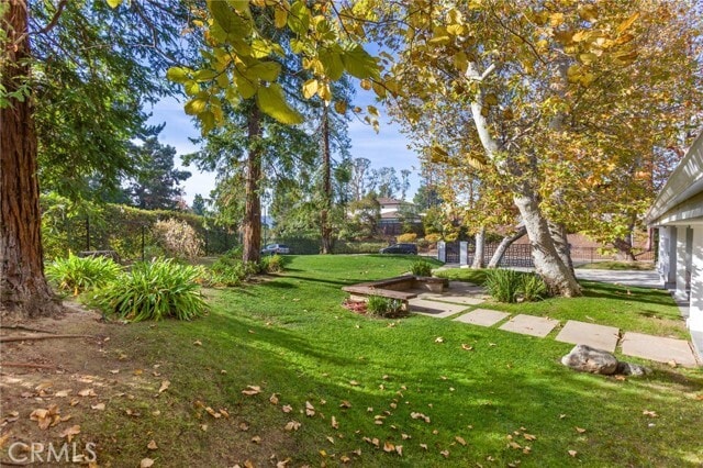 Building Photo - 4752 Del Moreno Dr