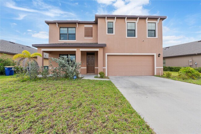Primary Photo - 5305 Fantasy Dr
