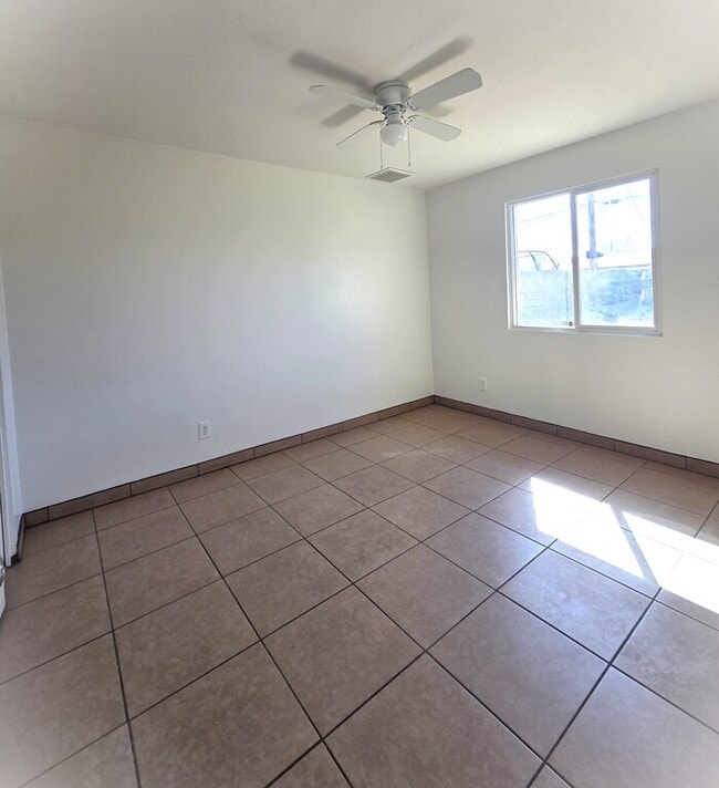 Building Photo - Stunning remodeled 3-bedroom home