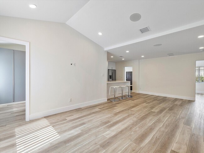 Building Photo - 203 NE 107th St