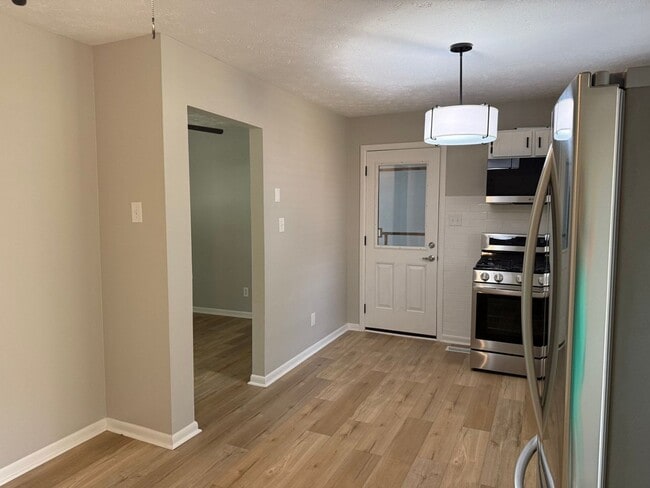 Building Photo - Renovated Rocky Hill Home