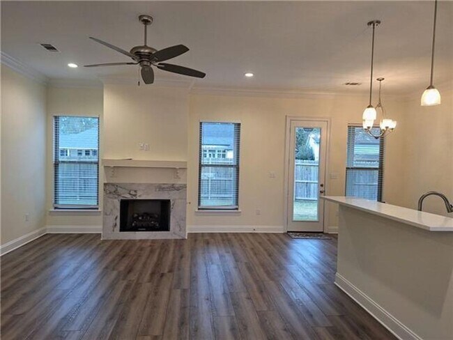 Building Photo - Absolutely stunning rental home