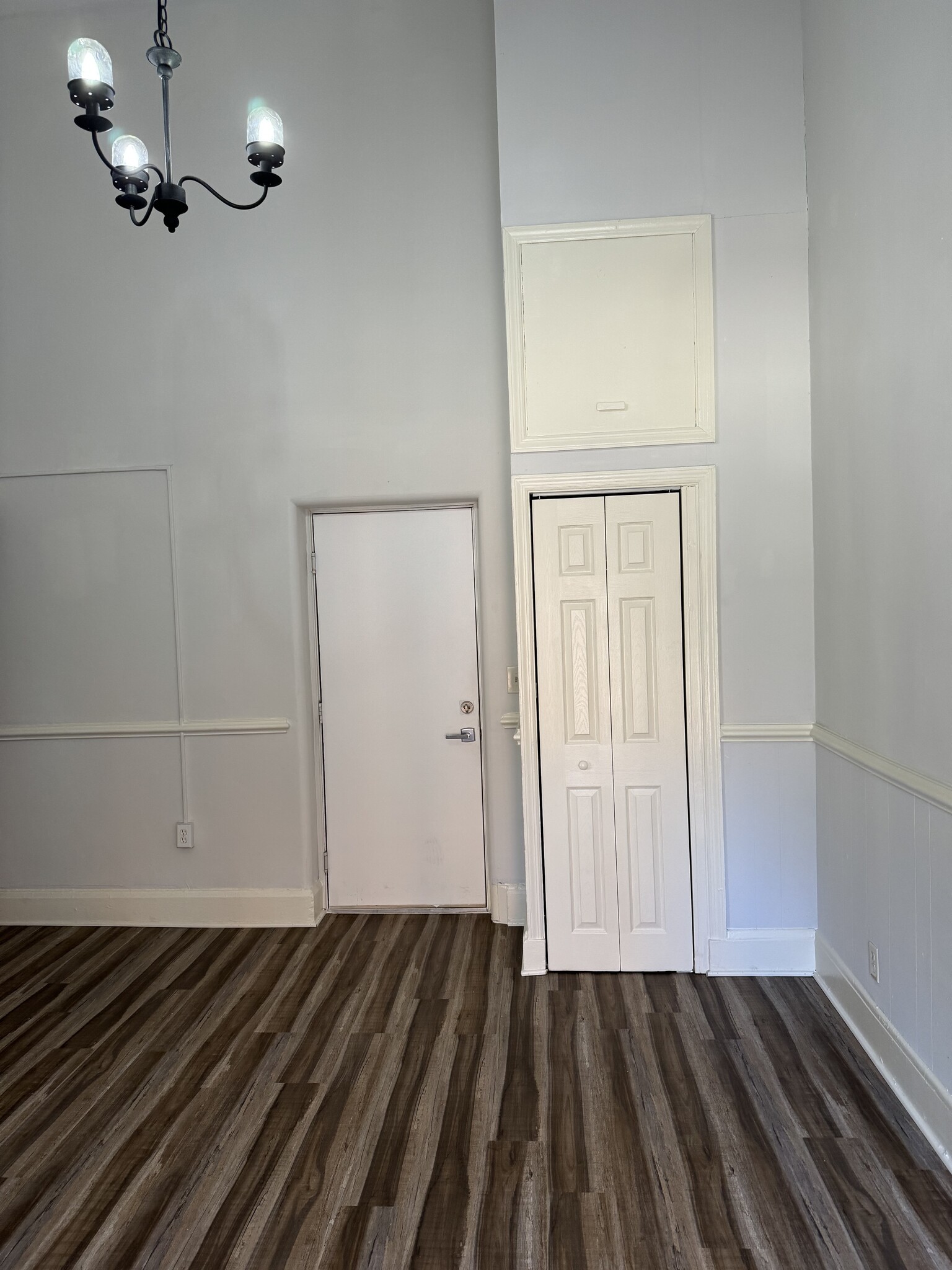1M - 28 E Mount Vernon Pl