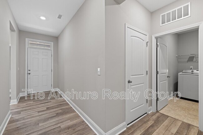 Building Photo - 138 Willow Grove Ln