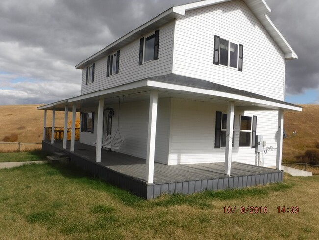 Building Photo - Gorgeous Home on 20 Acres- Horses Welcome!