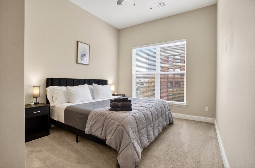 Building Photo - 112 N Boston Ave